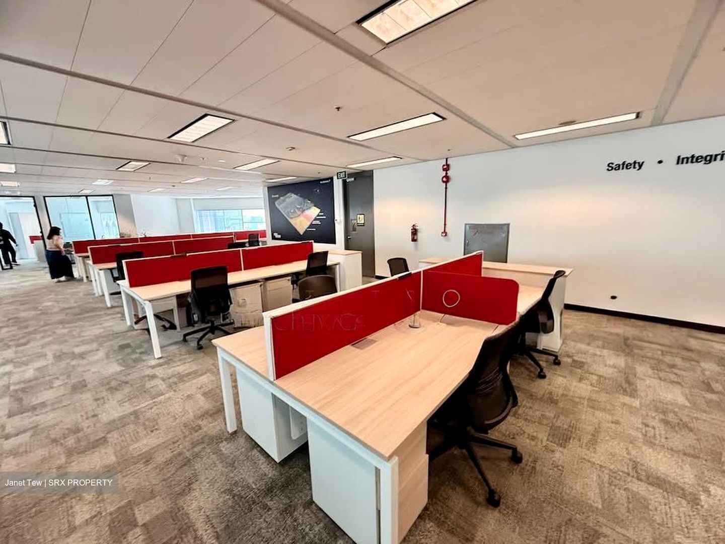 Gateway West (D7), Office #587569401